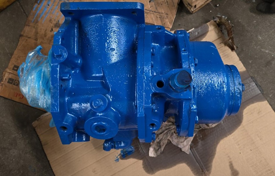 無(wú)錫錫壓 無(wú)油螺桿壓縮機(jī)維修案例